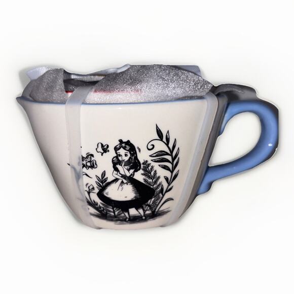 Rae Dunn Alice In Wonderland Nesting Measuring Cups Queen Cheshire Cat Disney - Picture 1 of 3
